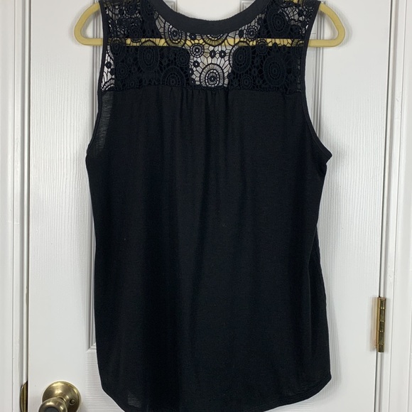 PerSeption Concept black sleeveless top size Lg. Crocheted details - Picture 5 of 6
